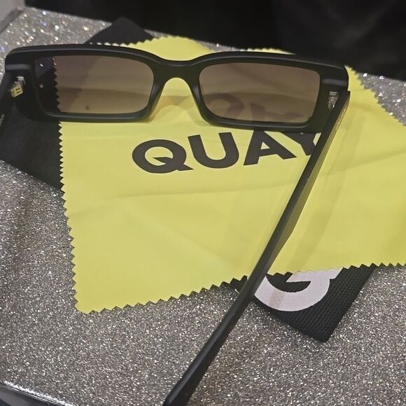 Quay Australia Art School Rectangular Sunglasses- Matte Black/Smoke Lens - Picture 7 of 9